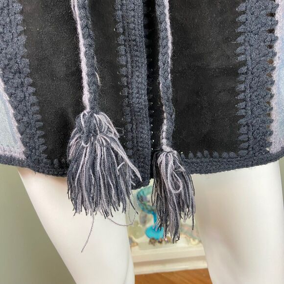 Vintage 70s Suede Leather Crochet M Patchwork Vest Gilet Rochelle California - Picture 10 of 15